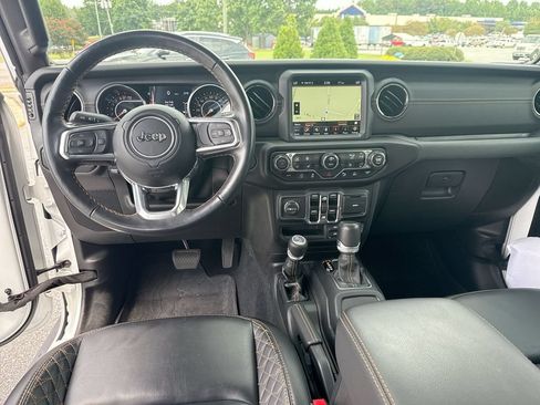 Used 2023 Jeep Gladiator Overland AWD/4WD image 16