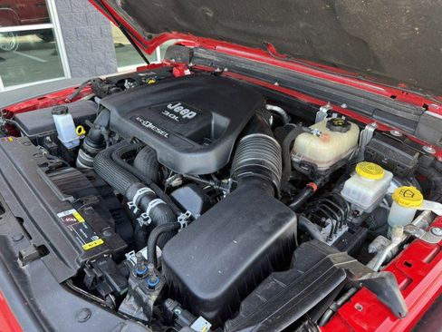 Used 2021 Jeep Wrangler Unlimited Rubicon w/ Steel Bumper Group image 22