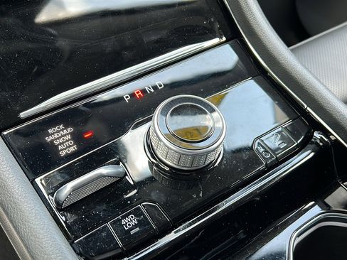 Certified 2023 Jeep Grand Cherokee 4WD 4xe w/ Luxury Tech Group II image 20