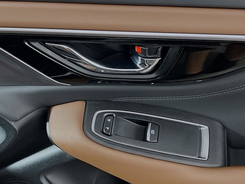 Used 2025 Subaru Outback Touring XT w/ Popular Package #2 image 32