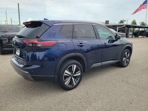 Used 2024 Nissan Rogue SL w/ SL Premium Package FWD image 4