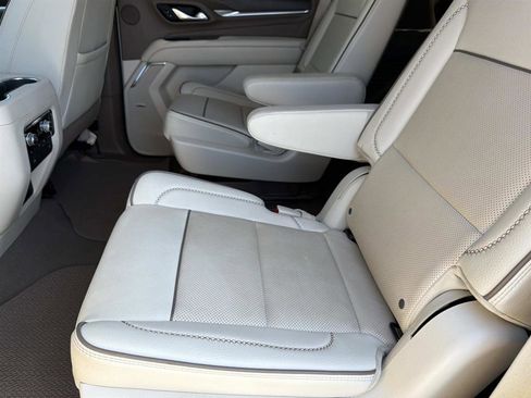 Used 2022 GMC Yukon Denali AWD/4WD image 16