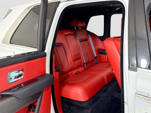 Used 2020 Rolls-Royce Cullinan image 31