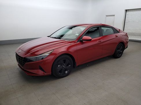 Used 2023 Hyundai Elantra SEL image 2