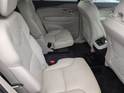 Used 2023 Volvo XC90 B6 Plus w/ Protection Package Premier image 16