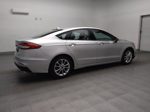 Used 2019 Ford Fusion SE image 10