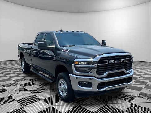 New 2025 RAM 2500 Tradesman AWD/4WD image 3
