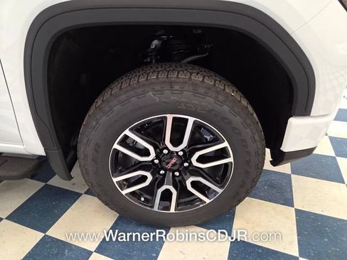 Used 2026 GMC Sierra 1500 AT4 w/ AT4 Premium Package AWD/4WD image 12