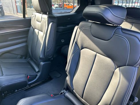 New 2026 Jeep Grand Cherokee L Limited w/ Limited Altitude Package AWD/4WD image 31