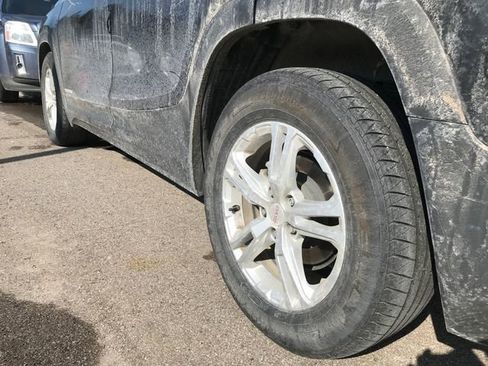 Used 2021 GMC Terrain SLE w/ Driver Convenience Package image 10