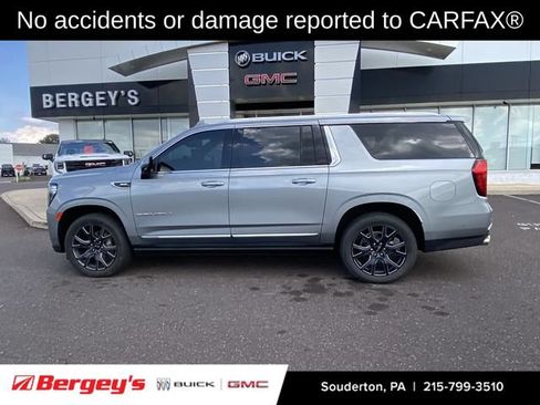 Used 2023 GMC Yukon XL Denali w/ Denali Reserve Package AWD/4WD image 2