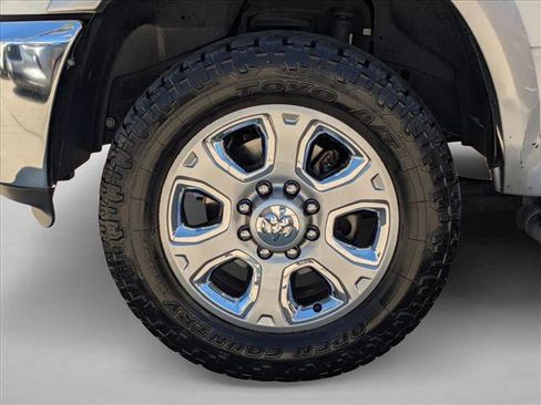 Used 2015 RAM 2500 Laramie w/ Protection Group image 24