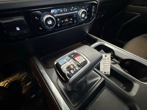 Used 2025 GMC Sierra 1500 Elevation AWD/4WD image 17