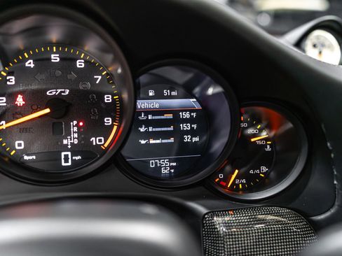 Used 2018 Porsche 911 GT3 RWD image 12