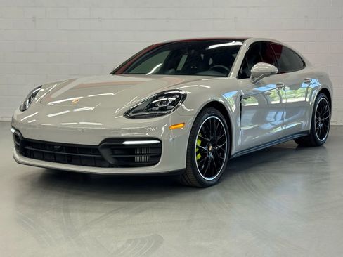 Used 2022 Porsche Panamera 4S w/ Premium Package image 2