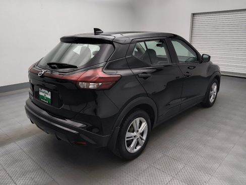Used 2021 Nissan Kicks S image 9