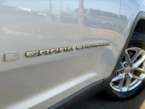 Used 2021 Jeep Grand Cherokee L Laredo w/ Luxury Tech Group I image 29