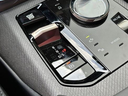 Used 2025 BMW X3 xDrive30i w/ Convenience Package image 21