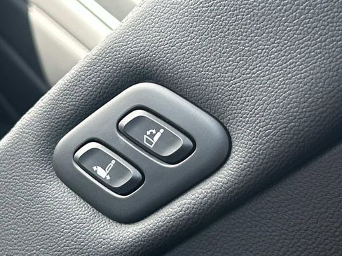 Used 2025 Genesis GV80 2.5T Standard AWD/4WD image 24