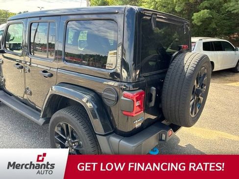 Used 2022 Jeep Wrangler Unlimited Sahara w/ Cold Weather Group AWD/4WD image 3