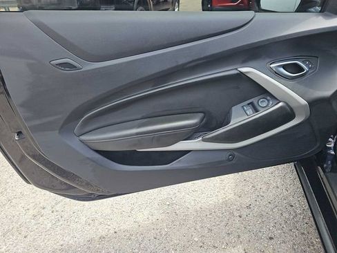 Used 2023 Chevrolet Camaro LT RWD image 10