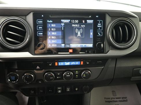 Used 2019 Toyota Tacoma TRD Off-Road AWD/4WD image 19