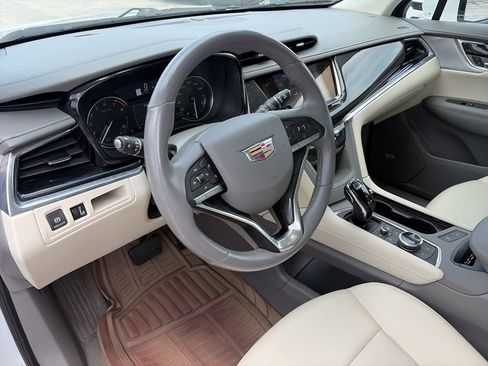 Used 2023 Cadillac XT6 Premium Luxury FWD image 14