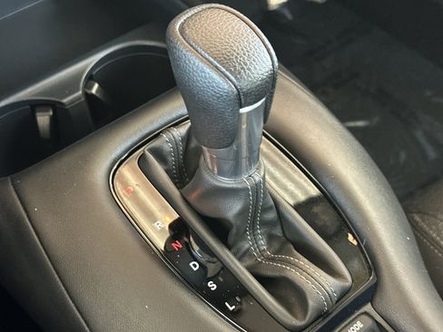 Used 2023 Honda HR-V LX image 26