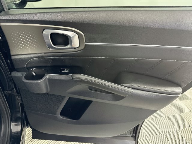Used 2023 Kia Sorento SX FWD image 25