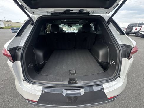 Certified 2022 Chevrolet Blazer Premier w/ Enhanced Convenience Package AWD/4WD image 21