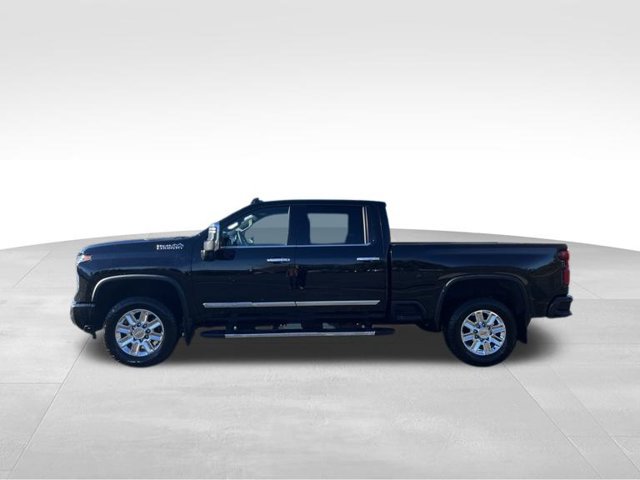 Used 2024 Chevrolet Silverado 3500 High Country w/ High Country Premium Package AWD/4WD image 2