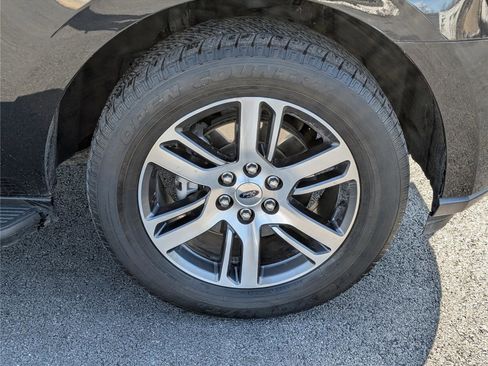 Used 2024 Ford Expedition Limited image 9