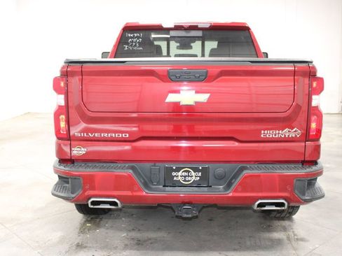 Used 2025 Chevrolet Silverado 1500 High Country w/ High Country Premium Package AWD/4WD image 8