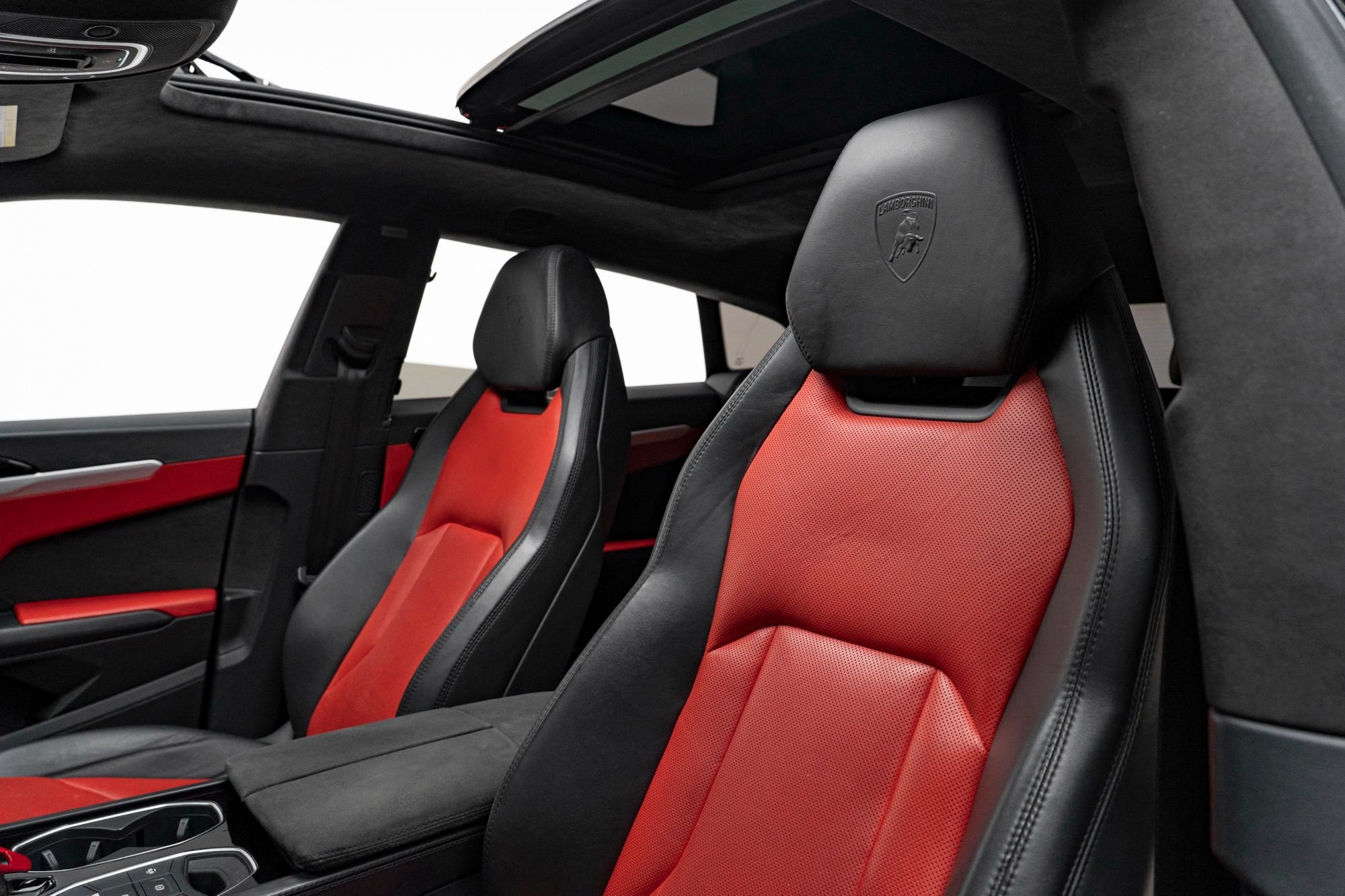Used 2020 Lamborghini Urus AWD/4WD image 16