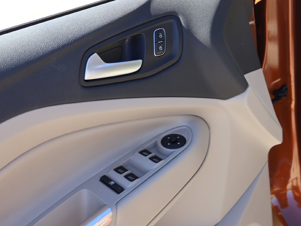Used 2017 Ford Escape SE FWD image 20