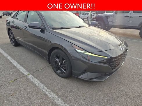 Used 2022 Hyundai Elantra SEL FWD image 3