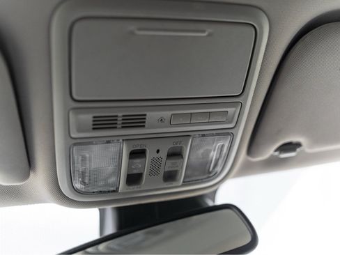 Used 2015 Honda Odyssey Touring image 19