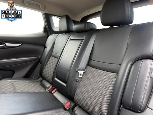 Certified 2022 Nissan Rogue Sport SV w/ Technology Package AWD/4WD image 14
