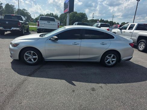 Used 2016 Chevrolet Malibu LS FWD image 2