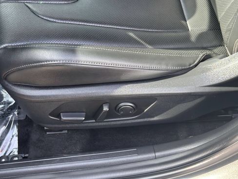 Used 2025 Hyundai Elantra Limited FWD image 22