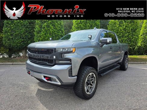 Used 2019 Chevrolet Silverado 1500 High Country w/ Technology Package AWD/4WD image 1