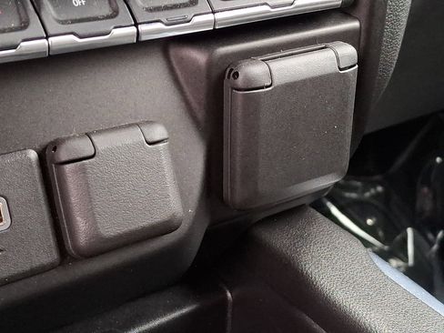 Certified 2021 GMC Sierra 1500 AT4 w/ AT4 Preferred Package image 25