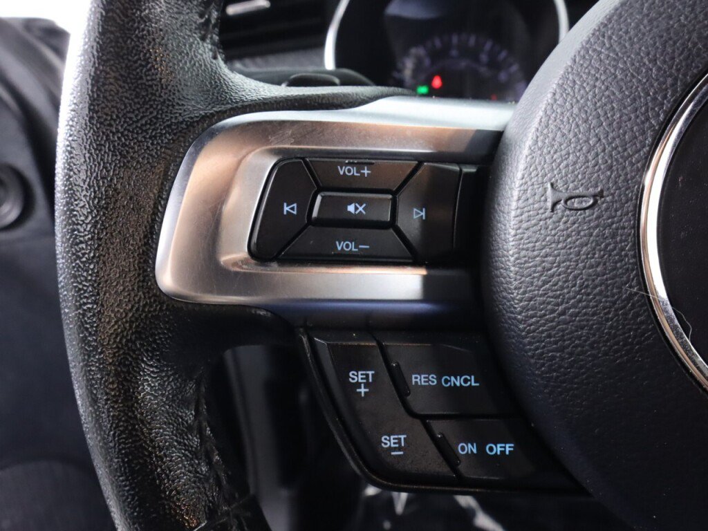 Used 2020 Ford Mustang Coupe RWD image 12