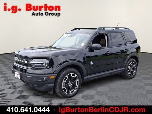 Used 2024 Ford Bronco Sport Outer Banks w/ Tech Package AWD/4WD image 3