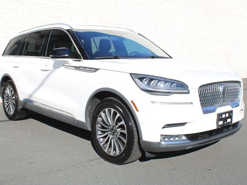 Used 2020 Lincoln Aviator Reserve w/ Equipment Group 201A image 5