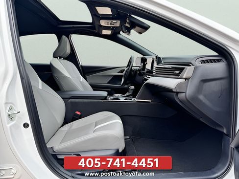 Used 2025 Toyota Camry SE w/ Multimedia Upgrade Package FWD image 36