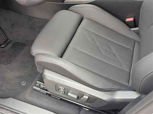 New 2025 BMW X3 xDrive30i w/ Convenience Package image 4