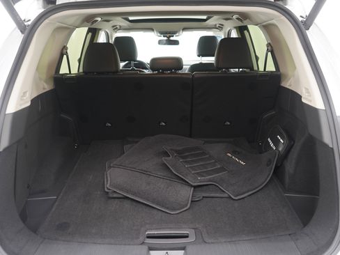 Used 2024 Nissan Rogue SV w/ SV Premium Package image 11