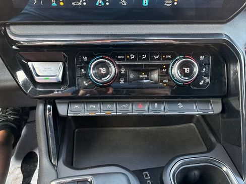 Used 2023 GMC Sierra 1500 AT4 w/ AT4 Preferred Package AWD/4WD image 16