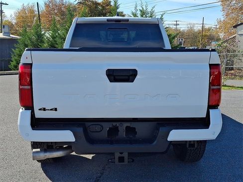 New 2025 Toyota Tacoma TRD Off-Road image 6